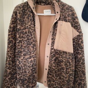 A&F Abercrombie Cocoon Snap-Up Sherpa Jacket Leopard Print